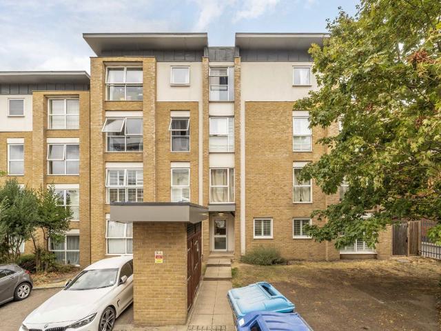 Highwood Close, East Dulwich SE22, 2 bed flat to rent, £2,300 pcm | PrimeLocation