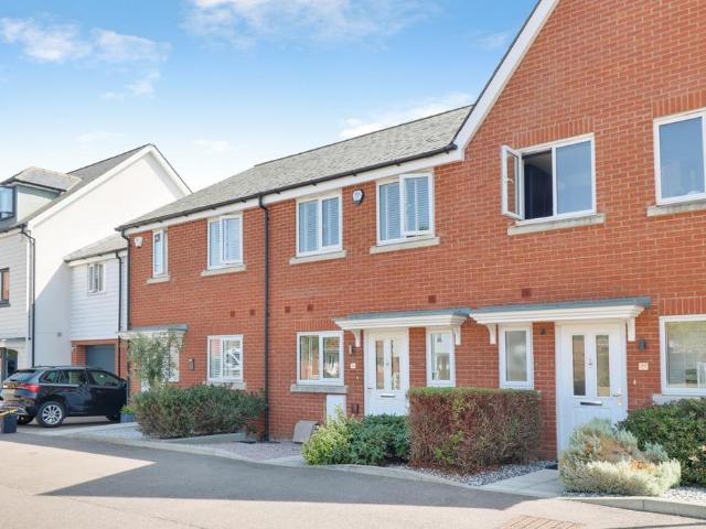 Highwell Gardens, Hockley, SS5 2 bed terraced house to rent £1,525 pcm £352 pw