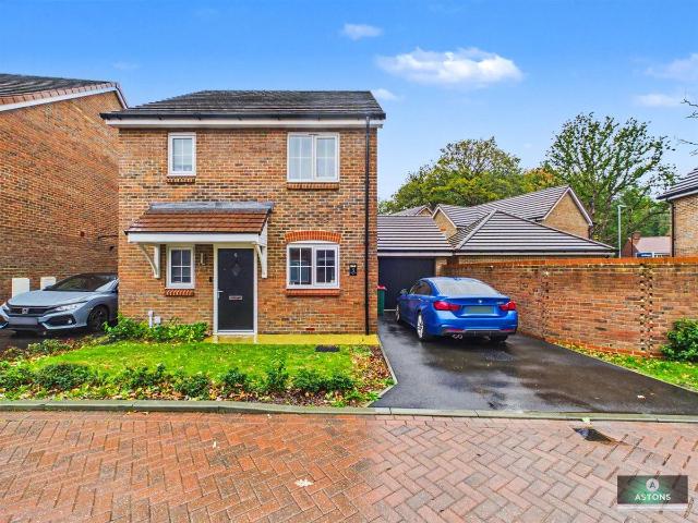 Hightrees Way, Forge Wood RH10, 3 bed detached house to rent, £2,200 pcm | PrimeLocation