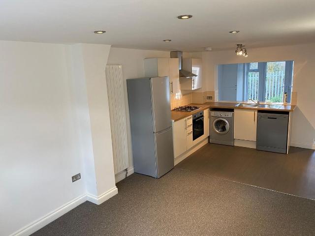 Highview Gardens, Upminster RM14, Studio to rent, £1,025 pcm | PrimeLocation
