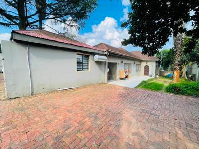 highyield 7 unit investment property.