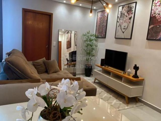 Higienópolis Apartamento com 1 dormitório com armário embutido, banheiro com box e gabinete, sala