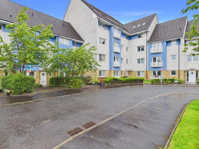 Hilton Gardens, Anniesland G13 3 bed apartment to rent £1,495 pcm £345 pw