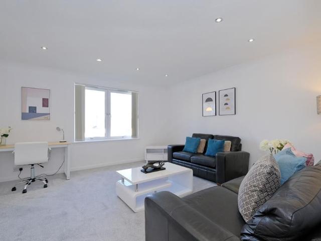 Hilton Heights, Aberdeen AB24, 3 bed flat to rent, £1,350 pcm | PrimeLocation