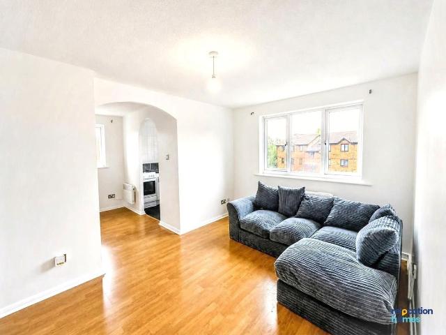Hilary Court, Charlton Road, London N9, 1 bed flat to rent, £1,450 pcm | PrimeLocation