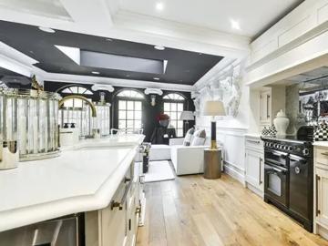 Hilary Close, London, SW6 1EA, United Kingdom | 3 bed house for rent #137467561 | Rentberry