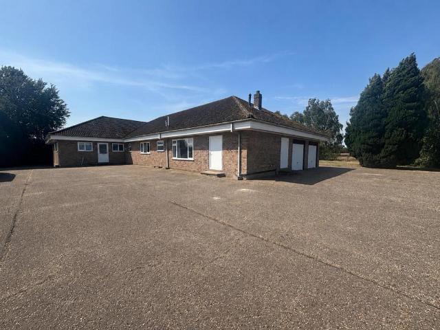 Hilborough, THETFORD 6 bed bungalow to rent £2,500 pcm £577 pw