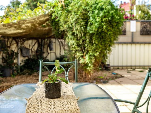 Hilda Anna's Cottage | A Timeless Country Retreat in the Heart of Murray Bridge