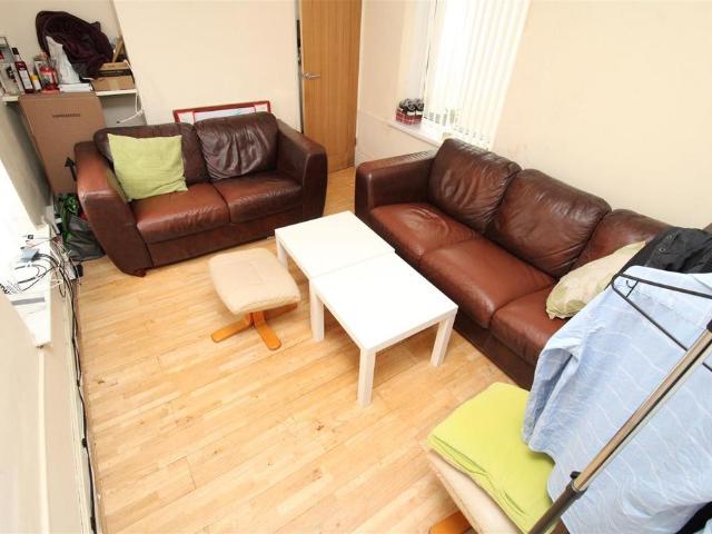 Hilda Street, Pontypridd CF37 1 bed in a house share to rent £430 pcm £99 pw