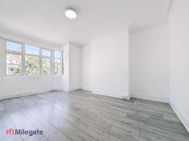 Hildaville Drive, Westcliff On Sea SS0, 3 bed terraced house to rent, £1,695 pcm | PrimeLocation