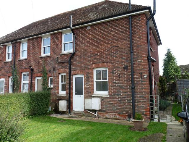 Hilders Lane, Edenbridge TN8, Studio to rent, £900 pcm | PrimeLocation