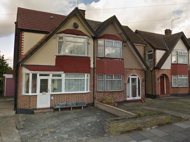 Hiliary Gardens, London, HA7 2LL, United Kingdom | 3 bed duplex for rent #140544176 | Rentberry