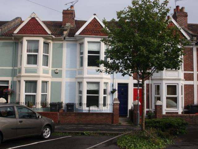 Hill Avenue, Victoria Park, Bristol BS3, 2 bed terraced house to rent, £1,800 pcm | PrimeLocation