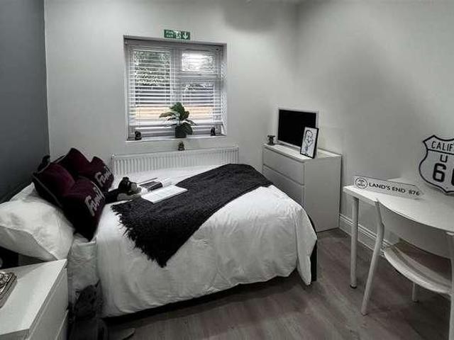 Hill Crescent, Surbiton, KT5