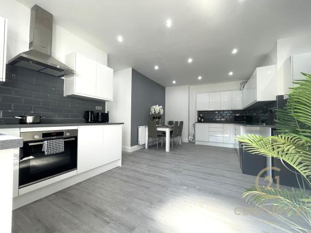 Hill Crescent Surbiton KT5 Century 21 United Kingdom