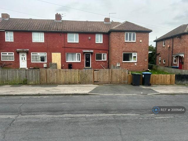 Hill Crescent, Seaham, SR7 3 bed terraced house to rent £645 pcm £149 pw