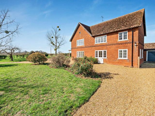 Hill End, Hertford Road, Hatfield, AL9 4 bed detached house to rent £5,250 pcm £1,212 pw
