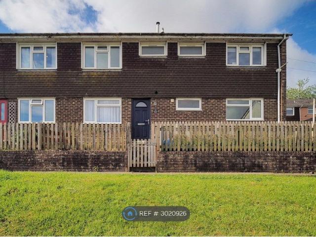 Hill Ground, Frome BA11, 2 bed flat to rent, £1,200 pcm | PrimeLocation
