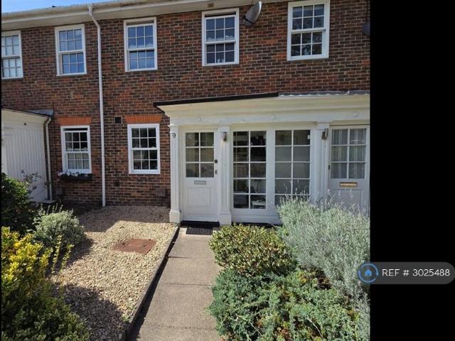 Hill Lands, Reading, RG10 2 bed terraced house to rent £1,800 pcm £415 pw