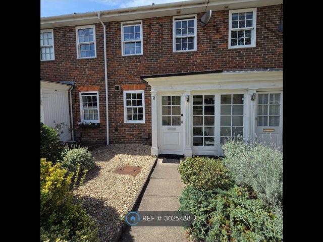 Hill Lands, Reading RG10, 2 bed terraced house to rent, £1,800 pcm | PrimeLocation