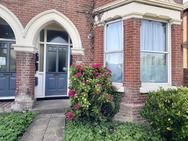 Hill Lane, Southampton 1 bed flat to rent £850 pcm £196 pw