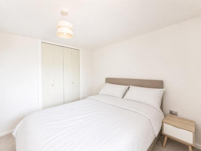 Hill Lane, SOUTHAMPTON 2 bed flat to rent £1,275 pcm £294 pw
