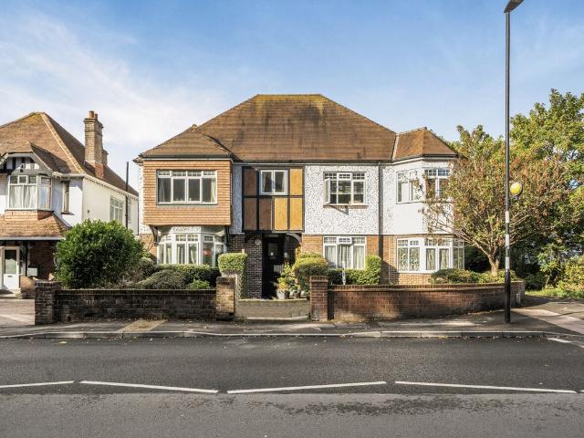Hill Lane, Upper Shirley, Southampton, Hampshire SO15, 2 bed flat to rent, £1,350 pcm | PrimeLocation