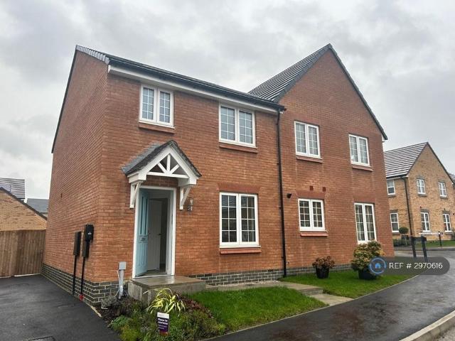 Hill Road, Clitheroe, BB7 3 bed semi detached house to rent £900 pcm £208 pw