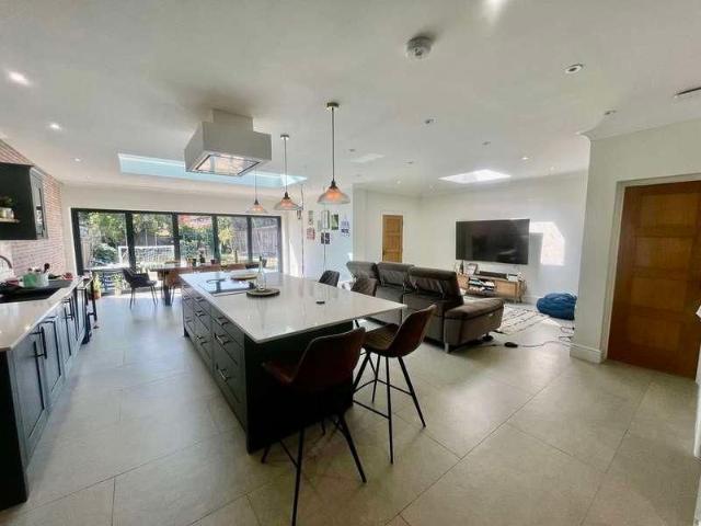 Hill Road, Pinner, HA5