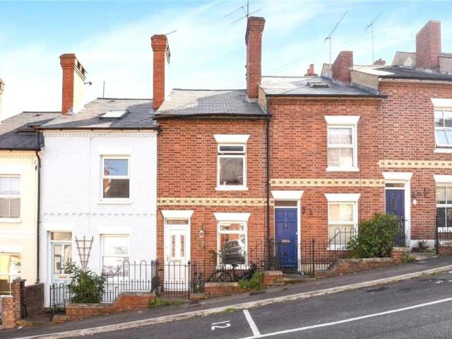 Hill Street, Berkshire RG1 3 bed terraced house to rent £1,550 pcm £358 pw