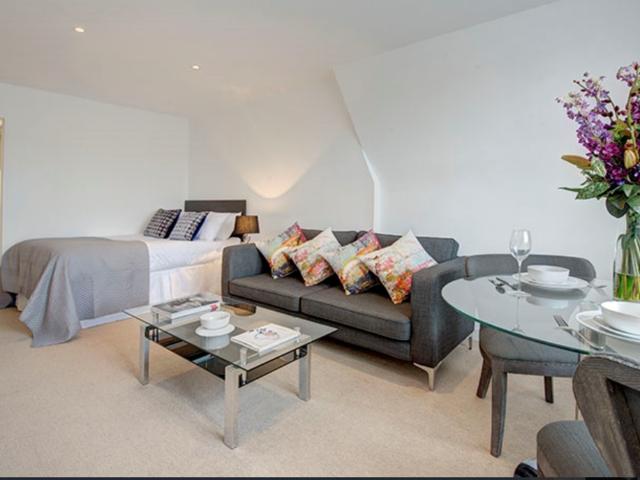 Hill Street, London W1J, Studio to rent, £2,817 pcm | PrimeLocation