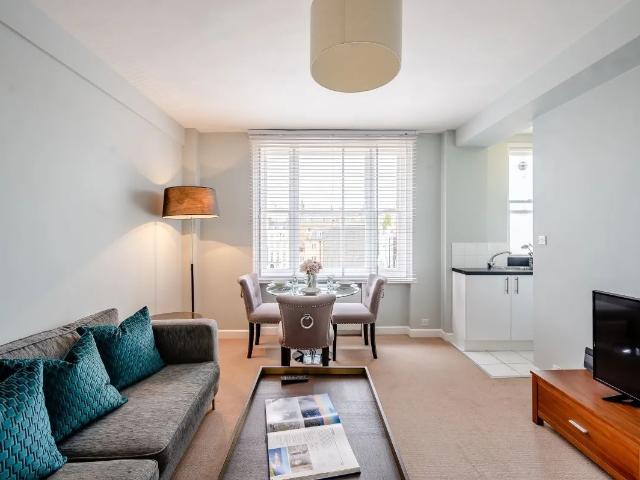 Hill Street, London W1J, 1 bed flat to rent, £2,925 pcm | PrimeLocation