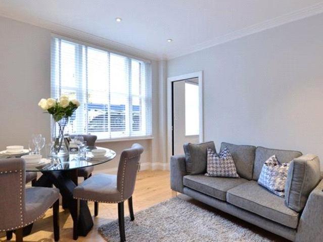 Hill Street, Mayfair, London, W1J 1 bed apartment to rent £3,271 pcm £755 pw