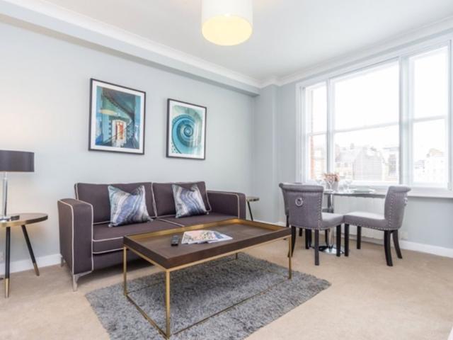 Hill Street, Mayfair, London W1J, 1 bed flat to rent, £3,276 pcm | PrimeLocation