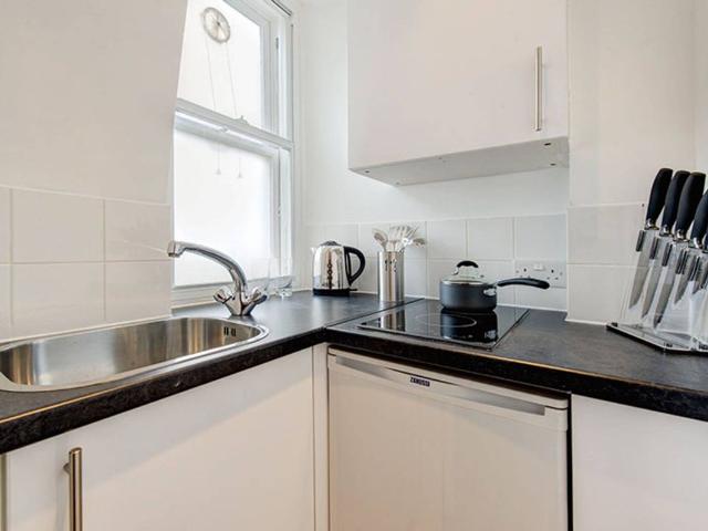 Hill Street, Mayfair, London W1J, 1 bed flat to rent, £3,857 pcm | PrimeLocation