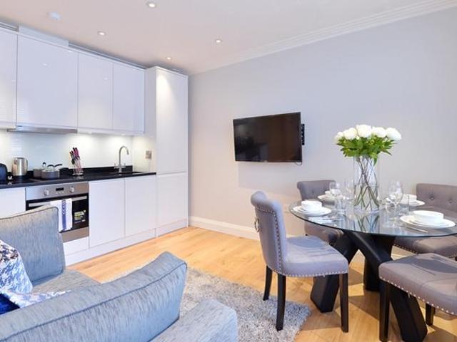 Hill Street, Mayfair, W1J 1 bed flat to rent £3,272 pcm £755 pw