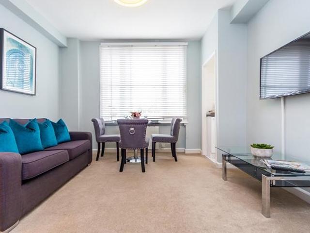 Hill Street, Mayfair, W1J 1 bed flat to rent £3,276 pcm £756 pw
