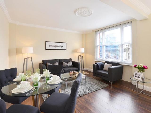 Hill Street Mayfair W1J 2 bed apartment to rent £5,460 pcm £1,260 pw