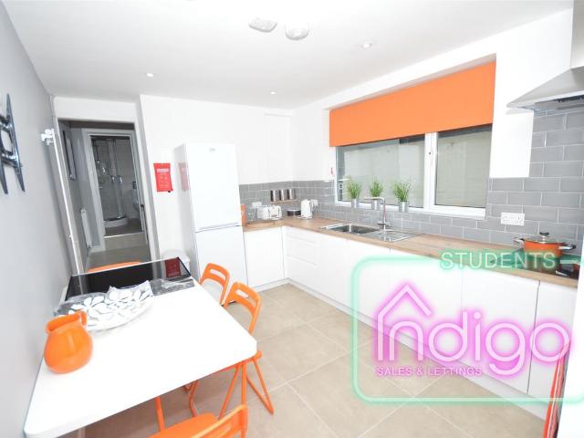 Hill Street, Newcastle ST5, 5 bed shared accommodation to rent, £2,608 pcm | PrimeLocation