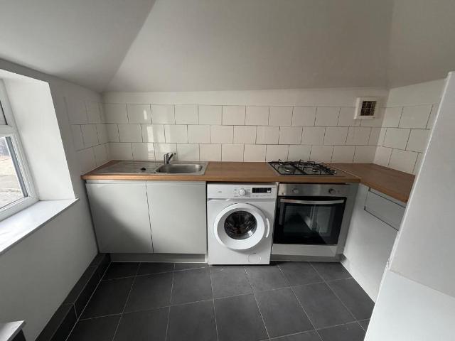 Hill Street, Stoke On Trent ST4 1 bed flat to rent £800 pcm £185 pw