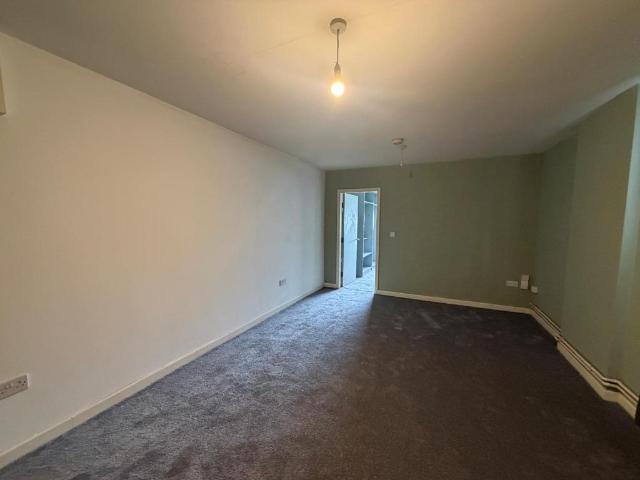 Hill Street, Stoke On Trent ST4 1 bed flat to rent £800 pcm £185 pw