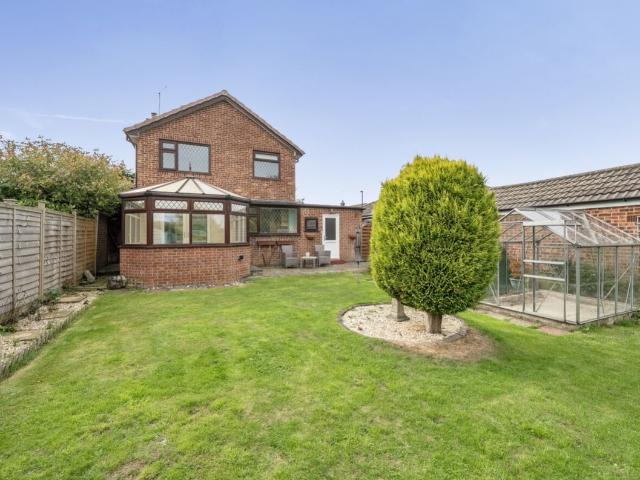 Hill Top Avenue, Harrogate HG1, 3 bed detached house to rent, £1,500 pcm | PrimeLocation
