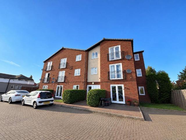 Hill Top Court, Kimberworth, S61 2HS 2 bed flat to rent £695 pcm £160 pw