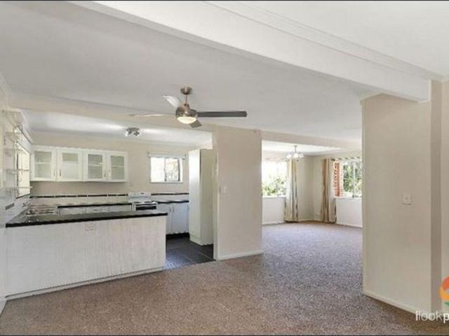 Hill top retreat with panoramic views
