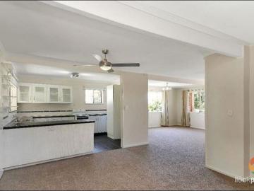 Hill top retreat with panoramic views