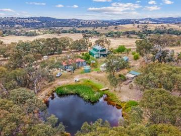 'Hill View' Well developed, Off grid Rural Holding