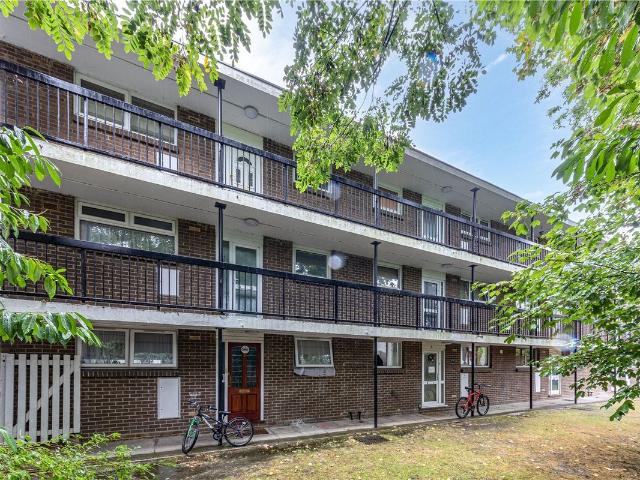 Hill View Road, Woking, Surrey GU22, 2 bed flat to rent, £1,300 pcm | PrimeLocation
