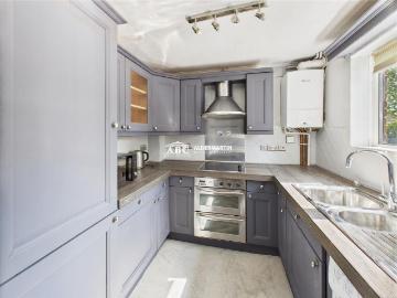 Hill View, Whyteleafe CR3, 2 bed end terrace house to rent, £1,650 pcm | PrimeLocation