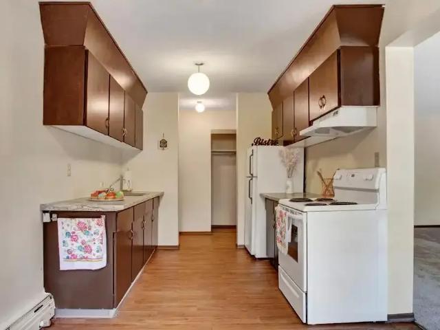 Hillcrest 1953 1 Avenue West