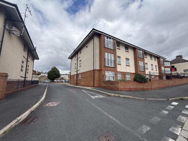 Hillcrest Court, Wallasey 2 bed flat to rent £795 pcm £183 pw